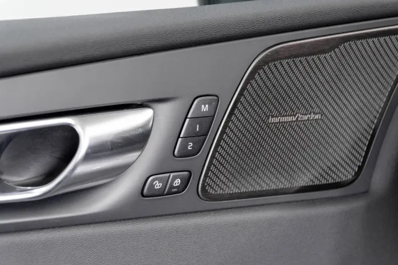 Volvo XC60 din 2024 cu 50 km - oferta VOL138952 - foto 23