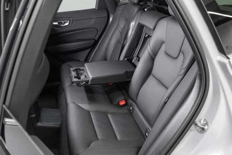 Volvo XC60 din 2024 cu 50 km - oferta VOL138952 - foto 29