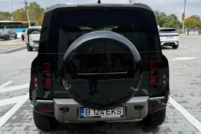 Land Rover Defender din 2024 cu 3.500 km - oferta LAN138977 - foto 6