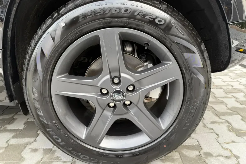 Land Rover Defender din 2024 cu 3.500 km - oferta LAN138977 - foto 7