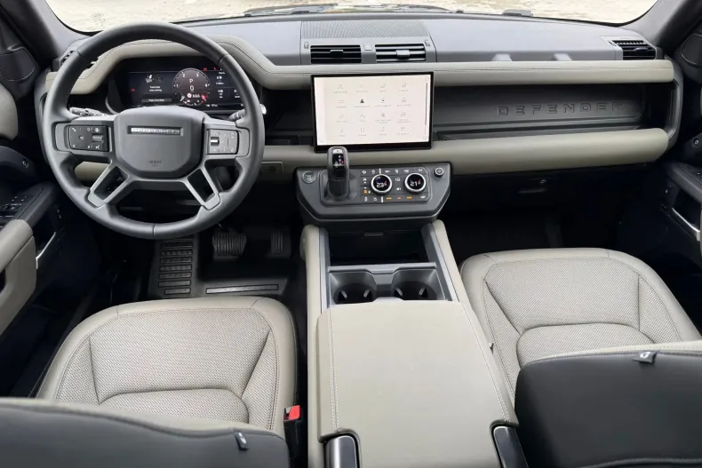 Land Rover Defender din 2024 cu 3.500 km - oferta LAN138977 - foto 8