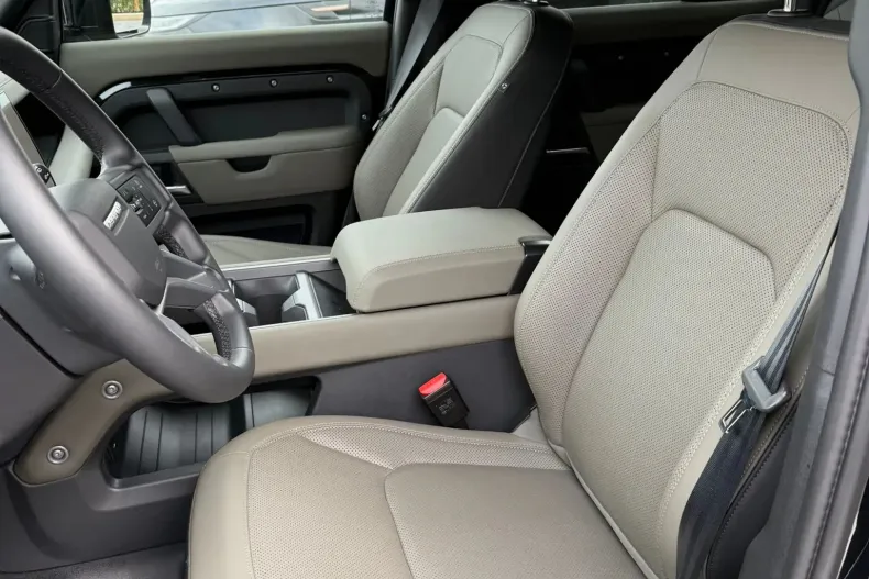 Land Rover Defender din 2024 cu 3.500 km - oferta LAN138977 - foto 9