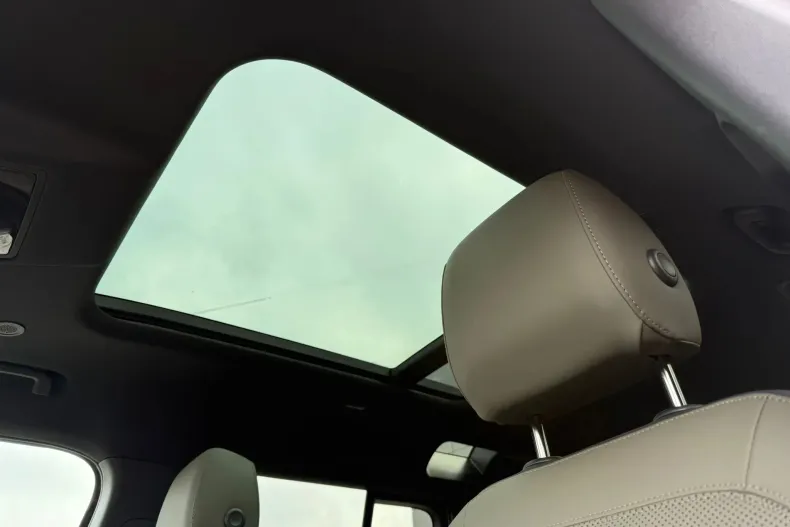 Land Rover Defender din 2024 cu 3.500 km - oferta LAN138977 - foto 11