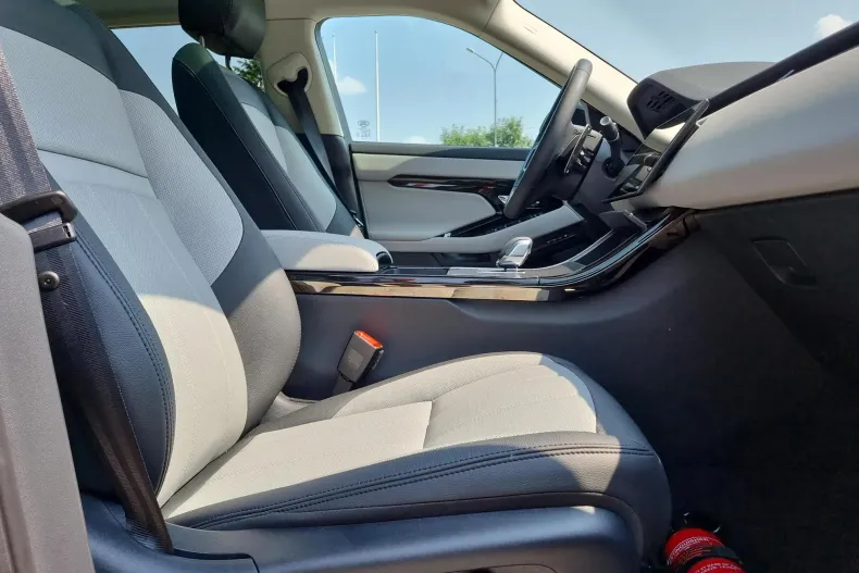 Land Rover Range Rover Evoque din 2024 cu 1.290 km - oferta LAN138978 - foto 15