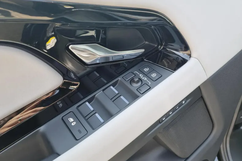 Land Rover Range Rover Evoque din 2023 cu 350 km - oferta LAN138979 - foto 12