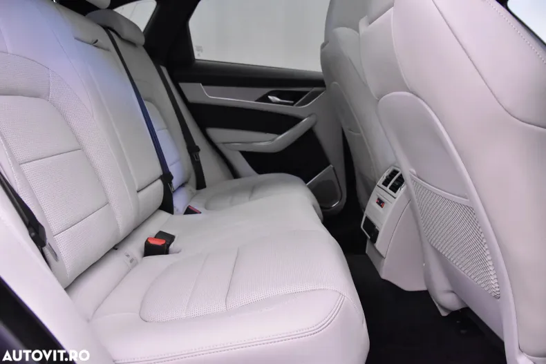 Jaguar F-Pace din 2023 cu 2.400 km - oferta JAG138983 - foto 14