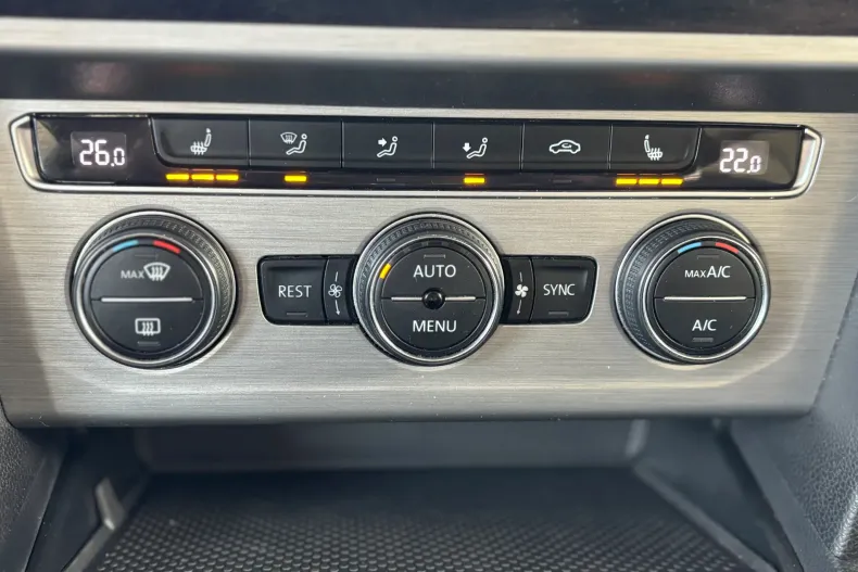 Volkswagen Passat din 2020 cu 106.800 km - oferta VOL138998 - foto 20