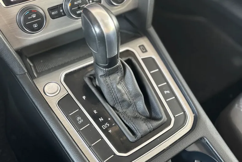 Volkswagen Passat din 2020 cu 106.800 km - oferta VOL138998 - foto 21