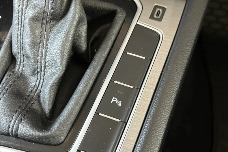 Volkswagen Passat din 2020 cu 106.800 km - oferta VOL138998 - foto 24