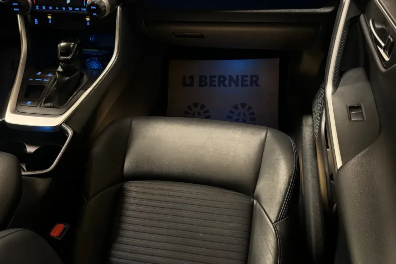 Toyota RAV4 din 2020 cu 98.999 km - oferta TOY139035 - foto 13