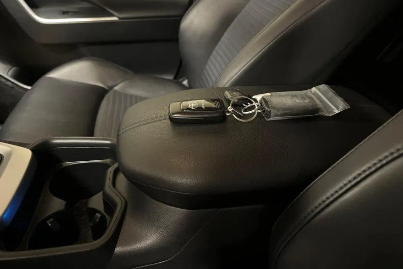 Toyota RAV4 din 2020 cu 98.999 km - oferta TOY139035 - foto 18