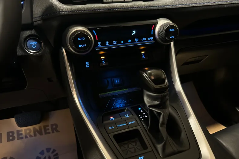 Toyota RAV4 din 2020 cu 98.999 km - oferta TOY139035 - foto 20