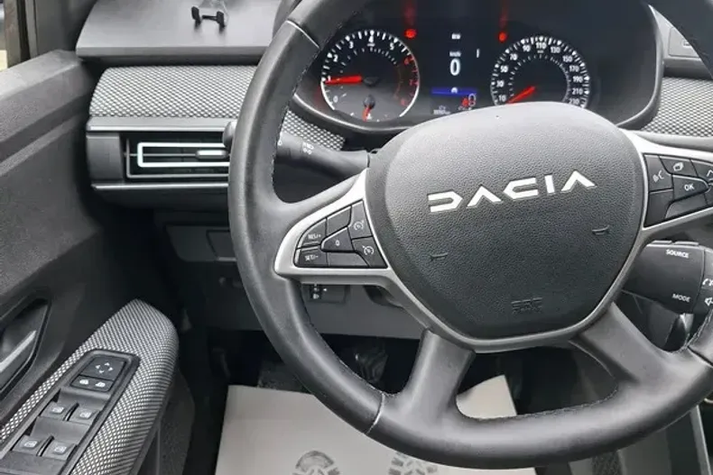 Dacia Logan din 2023 cu 38.784 km - oferta DAC139054 - foto 6