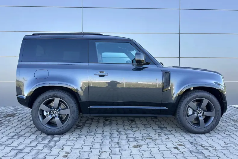 Land Rover Defender din 2024 cu 6.690 km - oferta LAN139073 - foto 2