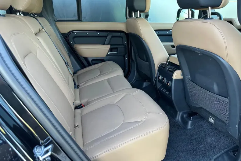 Land Rover Defender din 2024 cu 5.998 km - oferta LAN139075 - foto 7