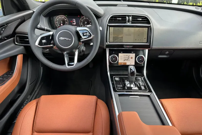 Jaguar XE din 2024 cu 19 km - oferta JAG139079 - foto 5