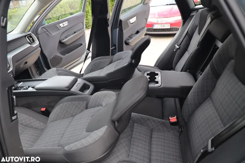 Volvo XC60 din 2022 cu 72.964 km - oferta VOL139102 - foto 13