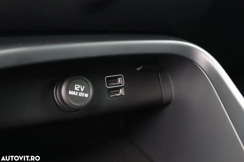 Volvo XC40 din 2019 cu 82.631 km - oferta VOL139105 - foto 19