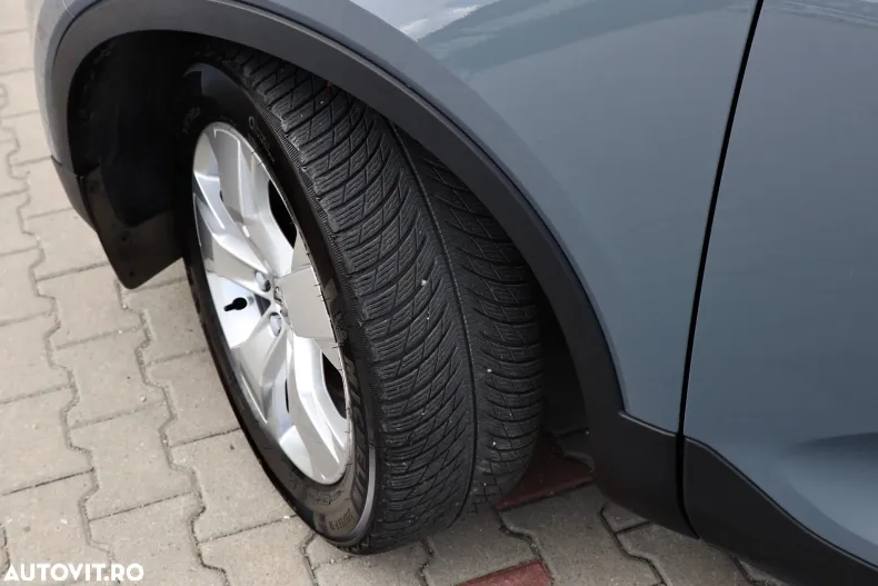 Volvo XC40 din 2019 cu 82.631 km - oferta VOL139105 - foto 32