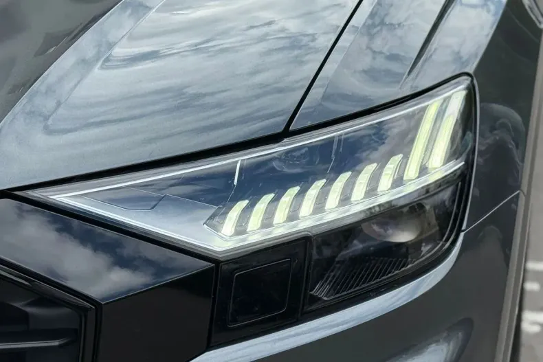 Audi Q8 din 2021 cu 75.311 km - oferta AUD139108 - foto 3