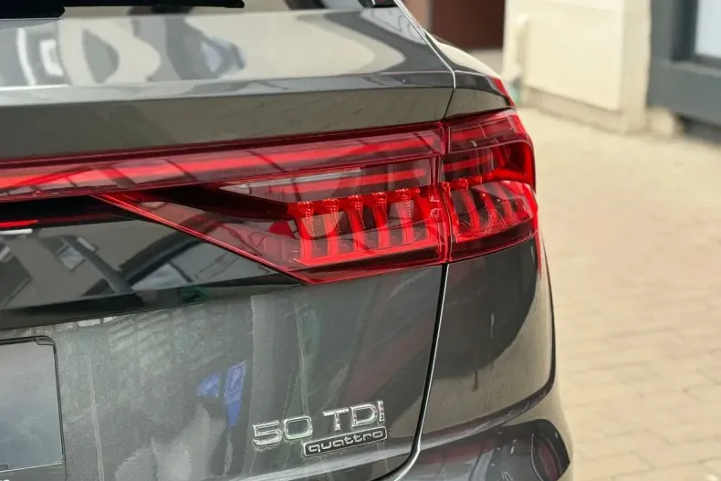 Audi Q8 din 2021 cu 75.311 km - oferta AUD139108 - foto 9