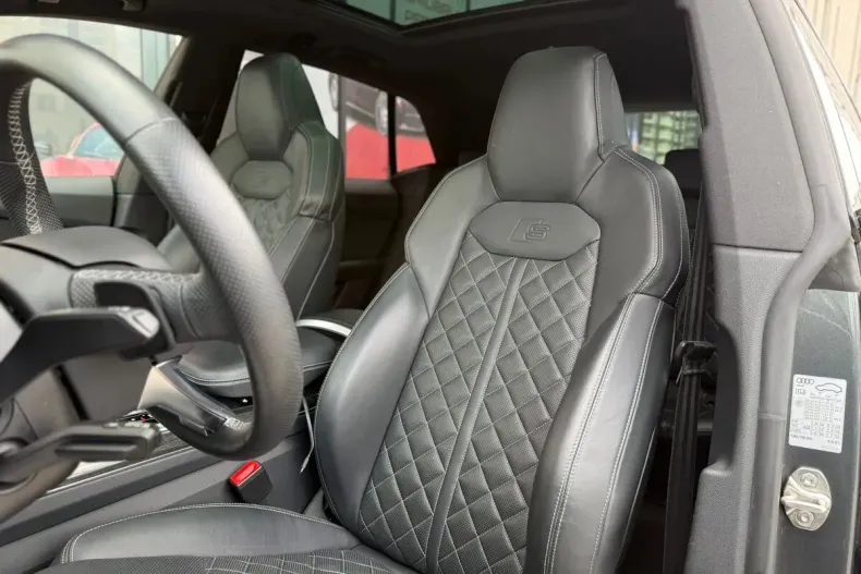 Audi Q8 din 2021 cu 75.311 km - oferta AUD139108 - foto 18