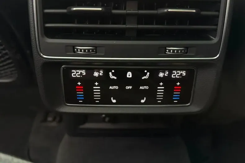 Audi Q8 din 2021 cu 75.311 km - oferta AUD139108 - foto 23