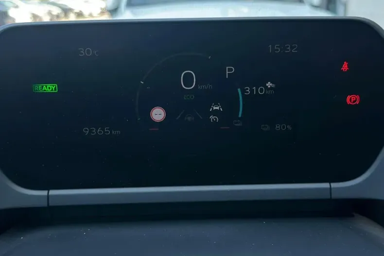 Toyota bZ4X din 2025 cu 9.365 km - oferta TOY139126 - foto 15