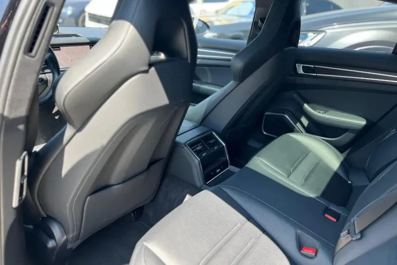 Porsche Panamera din 2022 cu 63.570 km - oferta POR139137 - foto 28