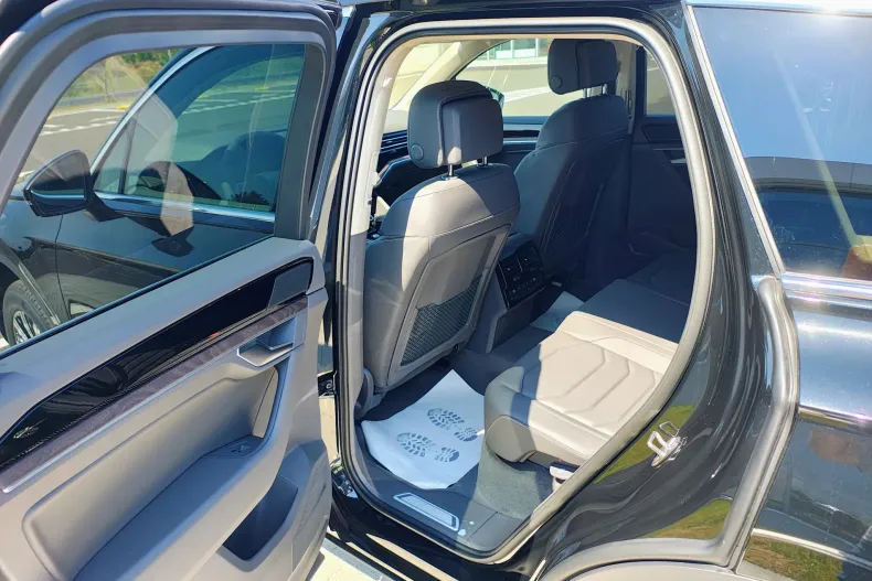 Volkswagen Touareg din 2025 cu 5 km - oferta VOL139199 - foto 13