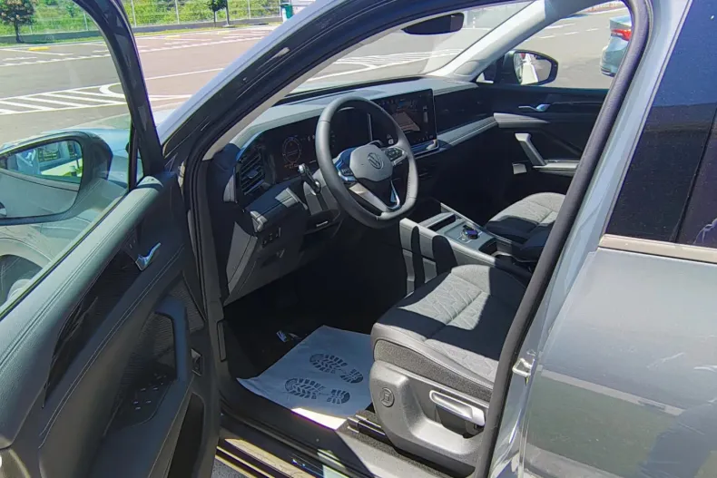 Volkswagen Tiguan din 2025 cu 5 km - oferta VOL139200 - foto 11