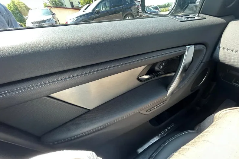 Land Rover Discovery Sport din 2025 cu 380 km - oferta LAN139222 - foto 9