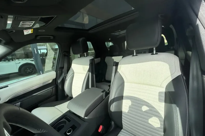 Land Rover Discovery din 2024 cu 2.085 km - oferta LAN139223 - foto 5