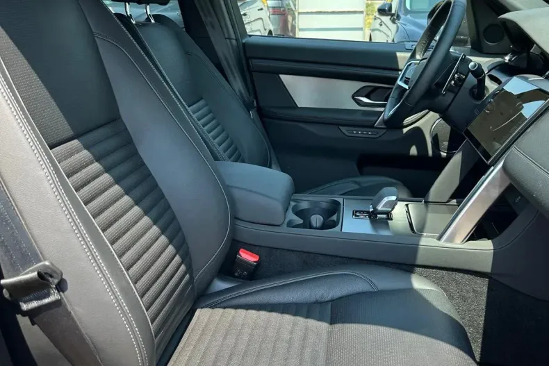 Land Rover Discovery Sport din 2022 cu 9.346 km - oferta LAN139224 - foto 12