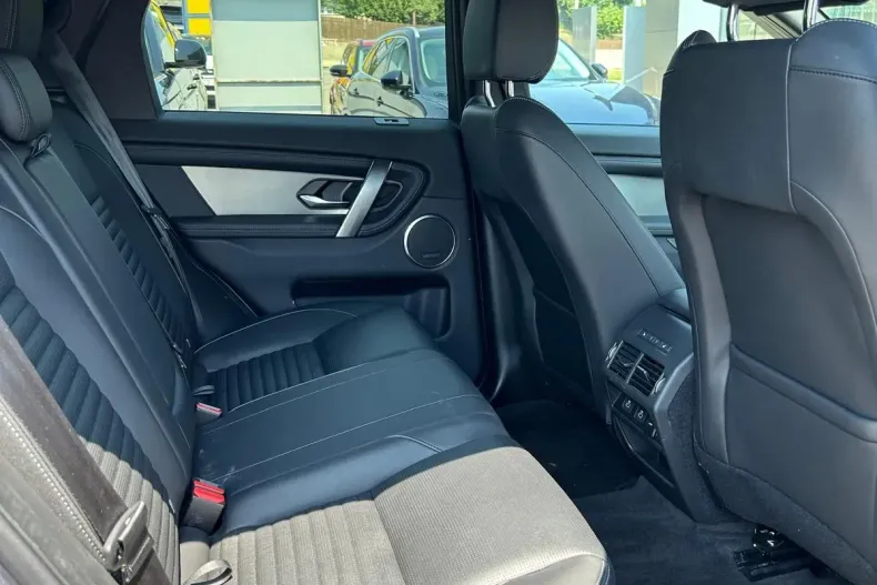 Land Rover Discovery Sport din 2022 cu 9.346 km - oferta LAN139224 - foto 13