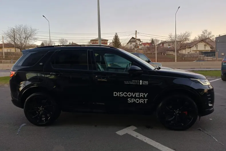 Land Rover Discovery Sport din 2024 cu 9.348 km - oferta LAN139225 - foto 2