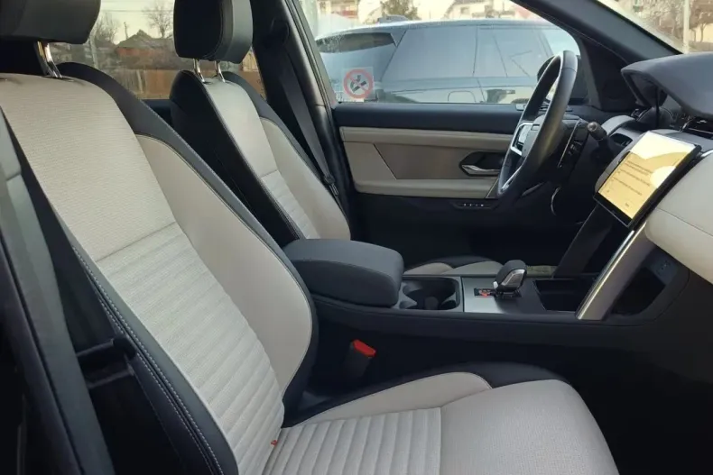 Land Rover Discovery Sport din 2024 cu 9.348 km - oferta LAN139225 - foto 3