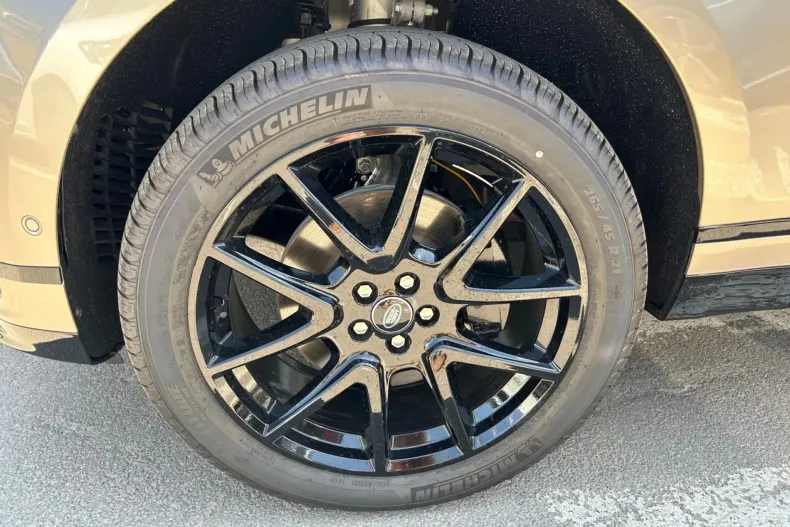 Land Rover Range Rover Velar din 2025 cu 44 km - oferta LAN139234 - foto 11