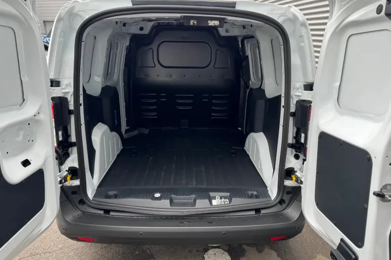 Ford Courier din 2025 cu 1 km - oferta FOR139258 - foto 4