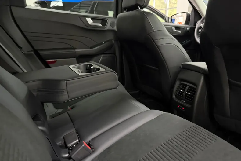 Ford Kuga din 2025 cu 1 km - oferta FOR139263 - foto 19