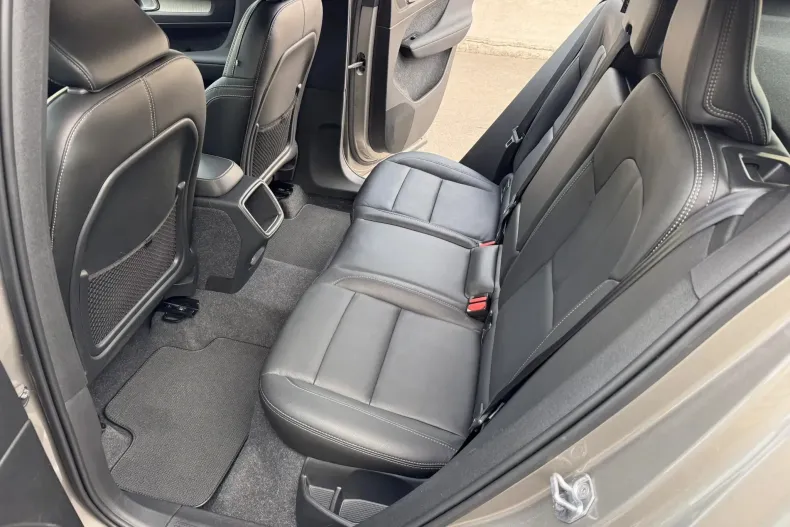 Volvo XC40 din 2020 cu 148.500 km - oferta VOL139371 - foto 9