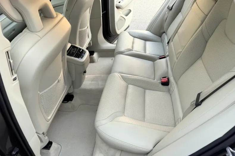 Volvo XC60 din 2019 cu 158.000 km - oferta VOL139372 - foto 13