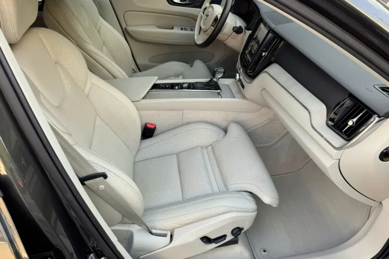 Volvo XC60 din 2019 cu 158.000 km - oferta VOL139372 - foto 19