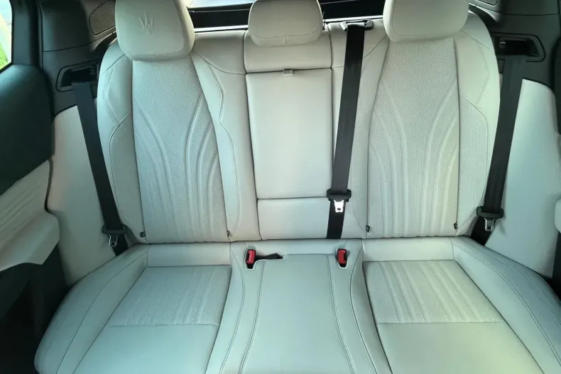 Maserati Grecale din 2023 cu 1 km - oferta MAS139380 - foto 19