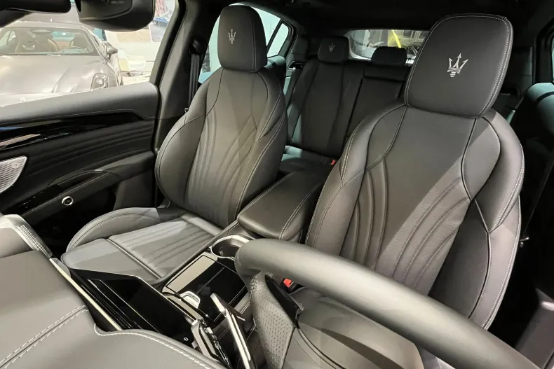 Maserati Grecale din 2024 cu 1 km - oferta MAS139387 - foto 6