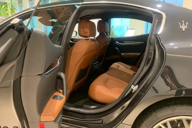 Maserati Ghibli din 2022 cu 15 km - oferta MAS139392 - foto 8