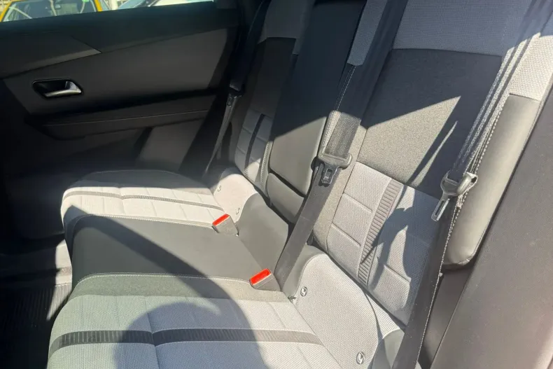 Opel Grandland din 2024 cu 5.700 km - oferta OPE139468 - foto 9