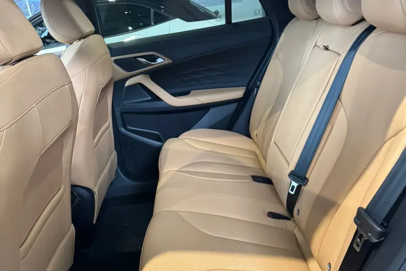 MG HS din 2025 cu 5 km - oferta MG0139470 - foto 11