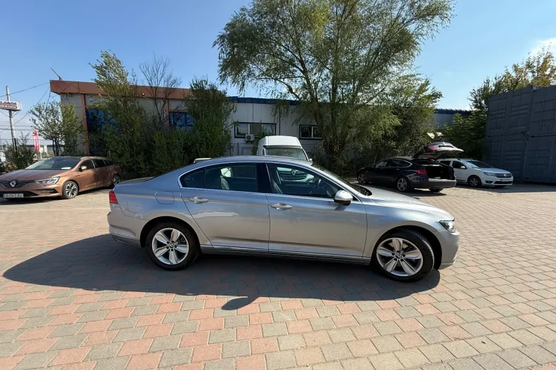 Volkswagen Passat din 2020 cu 59.302 km - oferta VOL139529 - foto 4