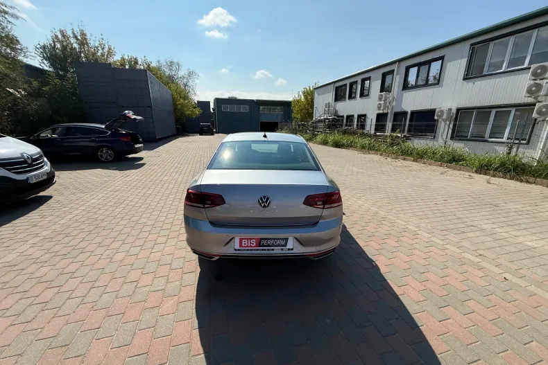 Volkswagen Passat din 2020 cu 59.302 km - oferta VOL139529 - foto 6